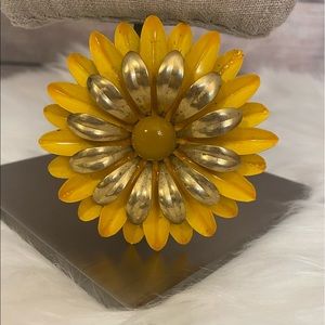 Vintage 60s flower brooch